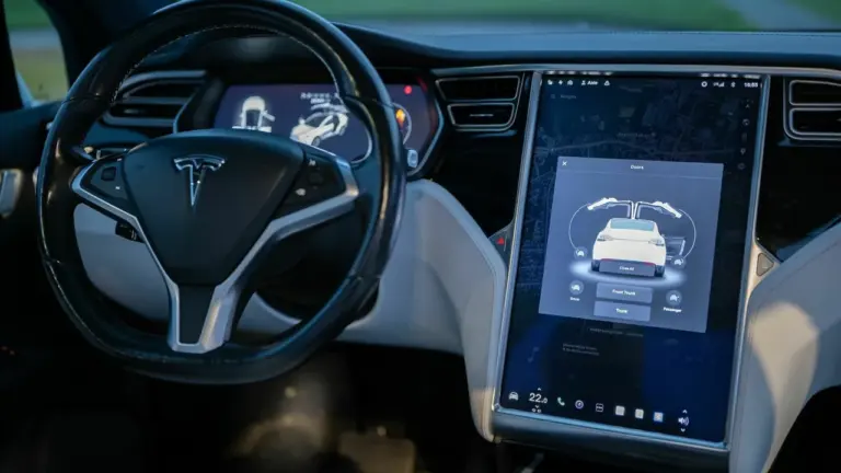 Autonominiai automobiliai: ką jie pakeistų Lietuvos keliuose?