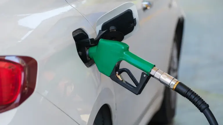 Kaip apskaičiuoti spalio 21-osios kelionės degalų kainą